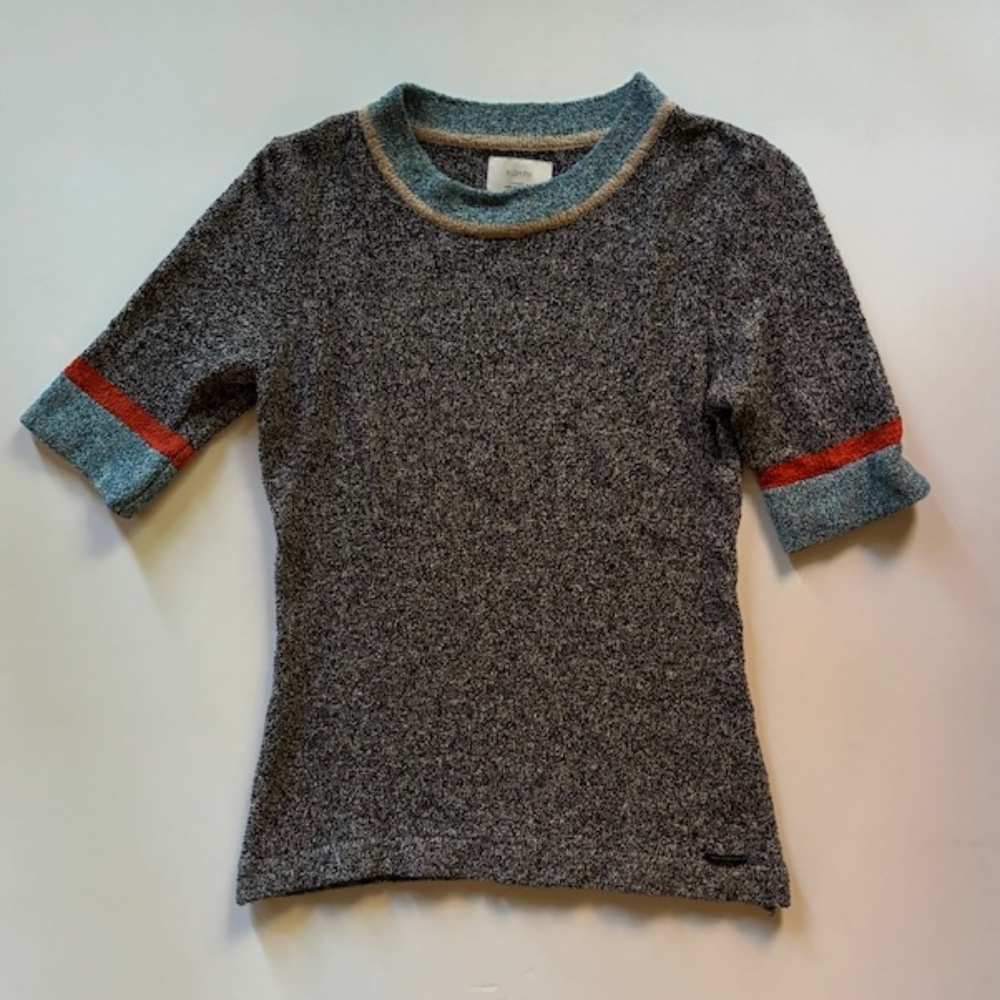 Boutique elbow-length sleeve seater/top
